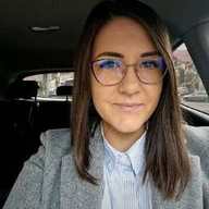 Rebecca Toni headshot